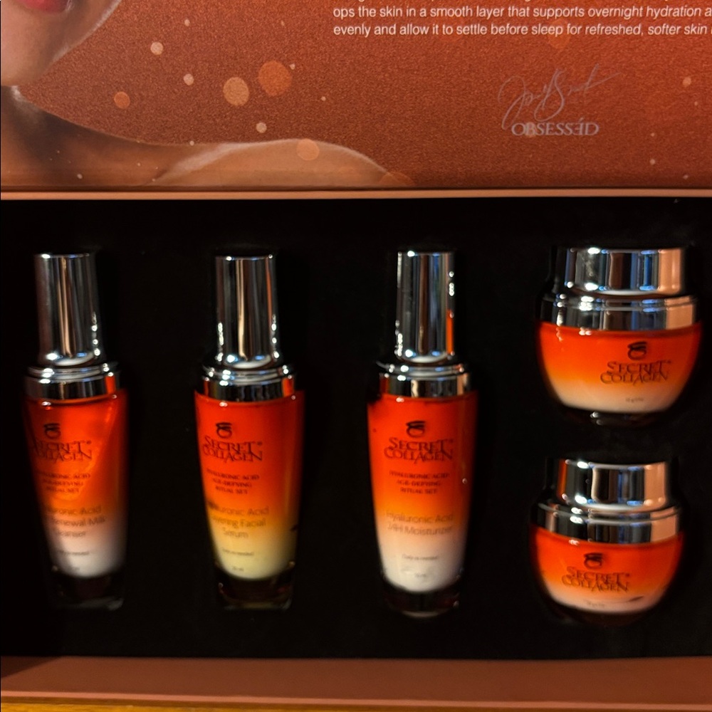 Hyaluronic Acid Age-Defying Ritual Set - Picture 4 of 6